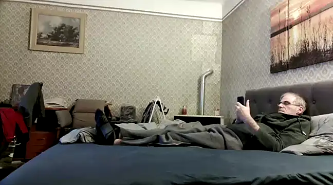 Snapshot of farock chatting on 12-23-24, 12:25 farock online show from 12-23-24, 12:25