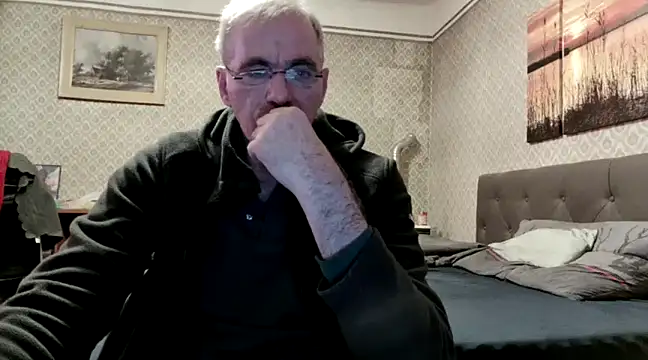 Snapshot of farock chatting on 12-27-24, 03:15 farock online show from 12-27-24, 03:15