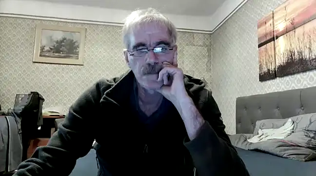 Snapshot of farock chatting on 12-21-24, 03:09 farock online show from 12-21-24, 03:09