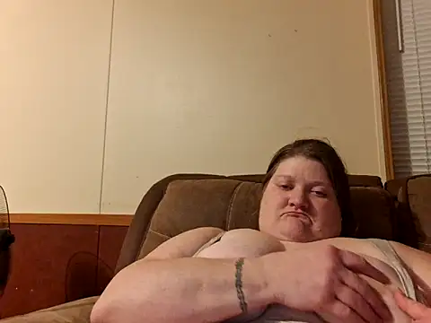 chrissybear84 online show from 02-24-26, 05:41