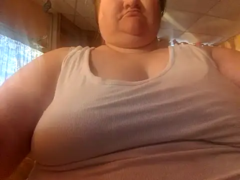 chrissybear84 online show from 06-24-26, 11:53
