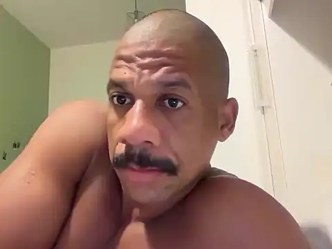 VHugoE online show from 04-24-26, 06:04