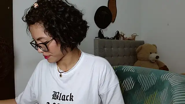 Sexy Lia  online show from 04-28-26, 02:27