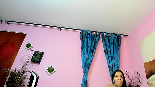 miss--flora online show from 11-20-25, 01:45