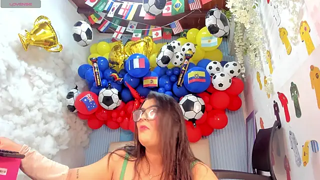 Danniela18  online show from 07-04-26, 11:49