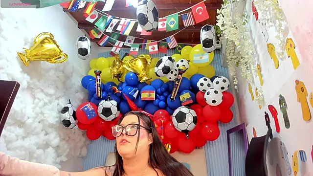 Danniela18  online show from 07-13-26, 11:53
