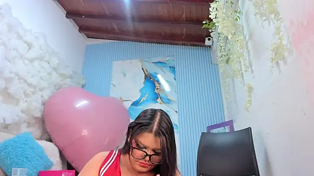 Danniela18  online show from 05-15-26, 12:25