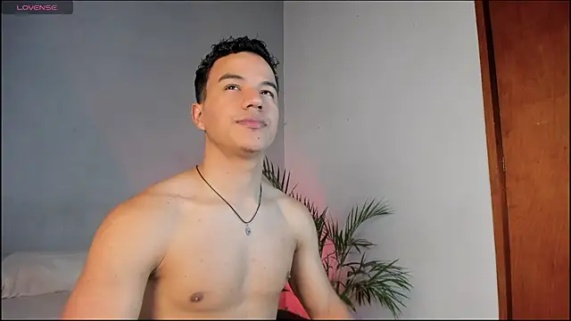 Snapshot of lucas_wellx chatting on 02-02-26, 04:33 lucas wellx online show from 02-02-26, 04:33