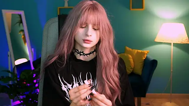 Snapshot of JadeCastle_ chatting on 03-18-25, 05:02 JadeCastle online show from 03-18-25, 05:02