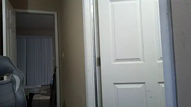 Huntzg23 online show from 04-05-26, 04:41