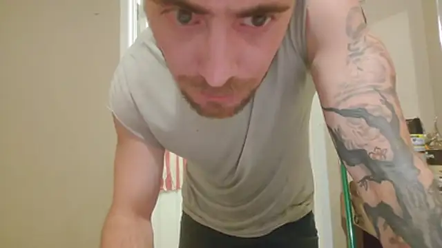 Huntzg23 online show from 06-19-26, 07:03