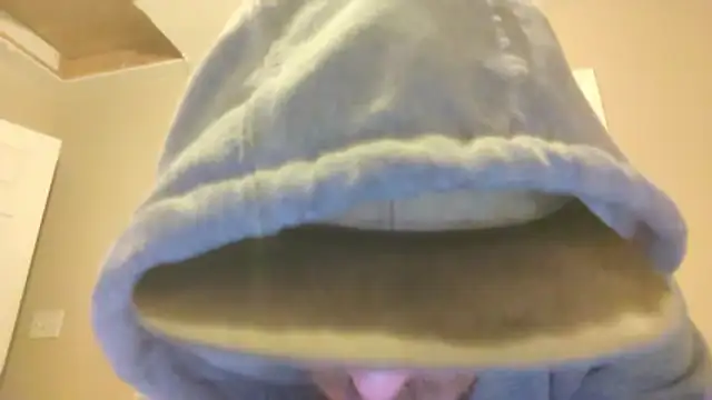 Huntzg23 online show from 12-17-25, 05:23