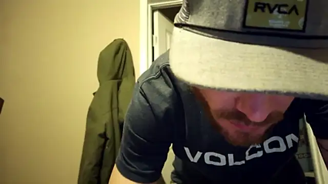 Huntzg23 online show from 12-23-25, 09:52