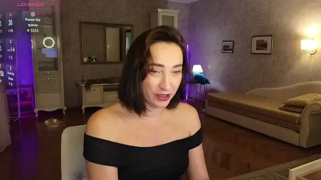 AnneHaddaway online show from 10-25-25, 09:04