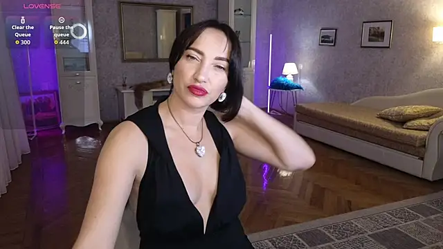 AnneHaddaway online show from 11-30-25, 06:52