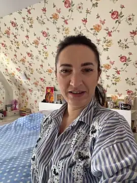 AnneHaddaway online show from 04-15-26, 09:15