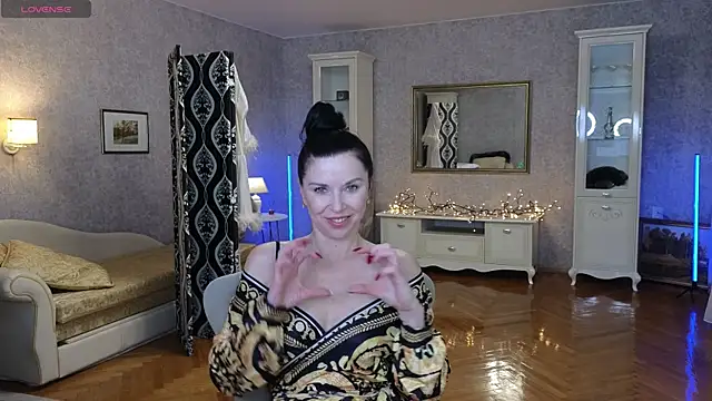 LinaJoy online show from 04-06-26, 07:15