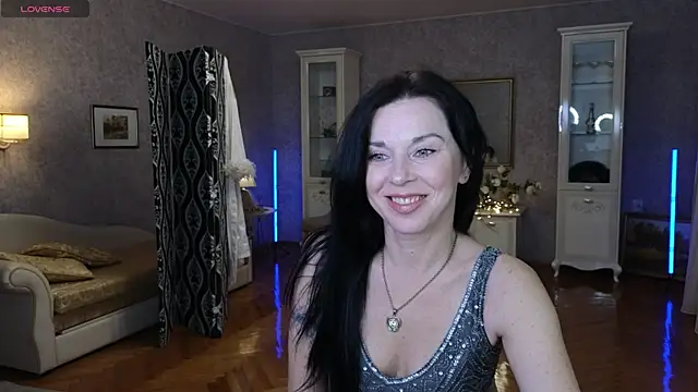 Snapshot of LinaJoy chatting on 05-12-26, 08:15 LinaJoy online show from 05-12-26, 08:15