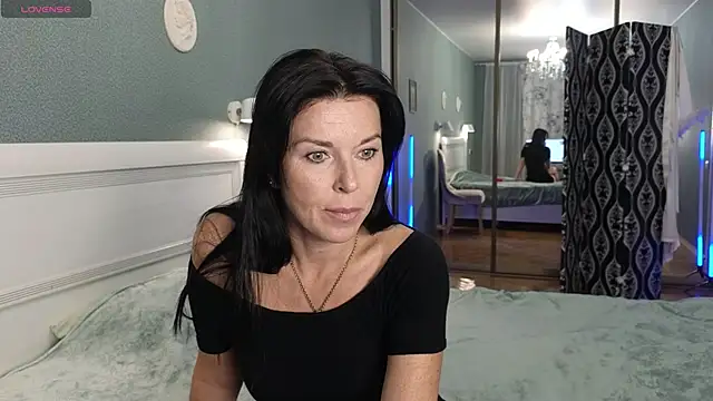 Snapshot of LinaJoy chatting on 09-17-25, 07:05 LinaJoy online show from 09-17-25, 07:05