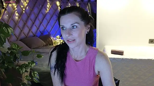 LinaJoy online show from 06-24-26, 10:07