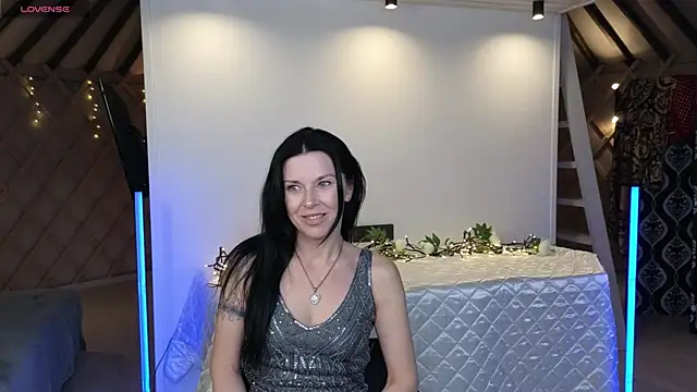 Snapshot of LinaJoy chatting on 06-03-26, 09:30 LinaJoy online show from 06-03-26, 09:30