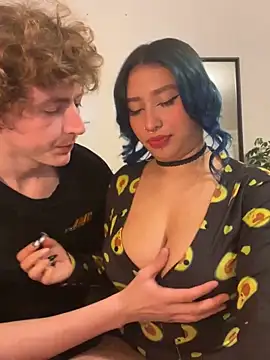 Snapshot of Bulmasexy chatting on 02-20-25, 08:58 Bulmasexy online show from 02-20-25, 08:58