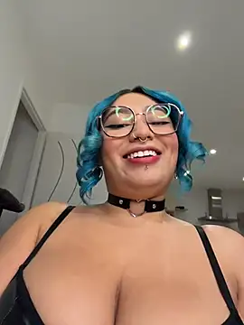 Snapshot of Bulmasexy chatting on 11-30-25, 09:15 Bulmasexy online show from 11-30-25, 09:15