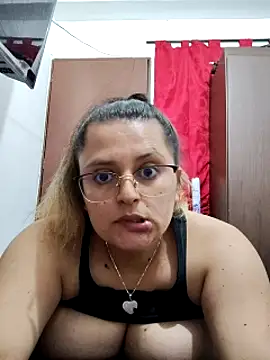 Snapshot of Miss_balloonsmila chatting on 01-11-25, 12:22 Miss balloonsmila online show from 01-11-25, 12:22