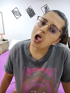 Snapshot of Miss_balloonsmila chatting on 03-18-25, 12:40 Miss balloonsmila online show from 03-18-25, 12:40