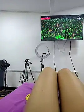 Snapshot of Miss_balloonsmila chatting on 02-06-25, 12:22 Miss balloonsmila online show from 02-06-25, 12:22