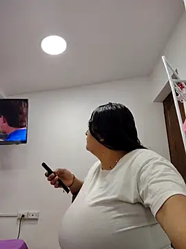 Snapshot of Miss_balloonsmila chatting on 10-19-25, 10:56 Miss balloonsmila online show from 10-19-25, 10:56