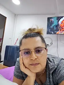Snapshot of Miss_balloonsmila chatting on 03-11-25, 03:25 Miss balloonsmila online show from 03-11-25, 03:25