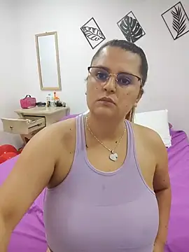 Snapshot of Miss_balloonsmila chatting on 02-17-25, 01:04 Miss balloonsmila online show from 02-17-25, 01:04