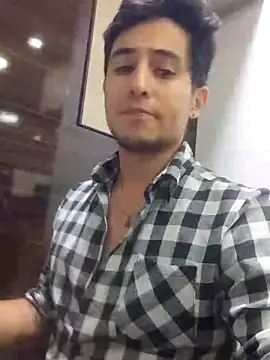 Snapshot of GamerQuinn chatting on 12-22-24, 01:45 GamerQuinn online show from 12-22-24, 01:45