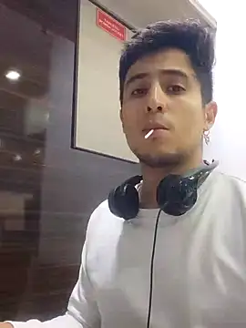 Snapshot of GamerQuinn chatting on 02-09-25, 08:02 GamerQuinn online show from 02-09-25, 08:02