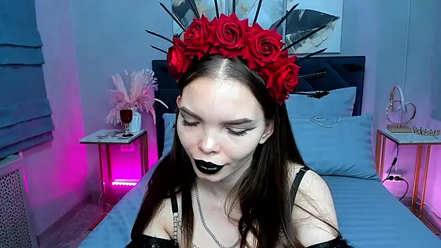 Curvy Dynamite  online show from 10-31-25, 01:13