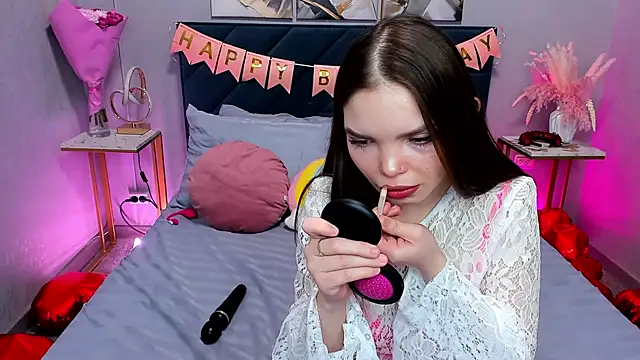 Snapshot of Curvy_Dynamite_ chatting on 03-04-26, 01:24 Curvy Dynamite online show from 03-04-26, 01:24