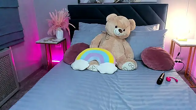 Curvy Dynamite  online show from 10-22-25, 01:16