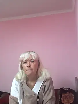 Snapshot of sakura_blonde chatting on 09-24-25, 05:14 sakura blonde online show from 09-24-25, 05:14