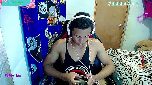 Willy Mate online show from 12-20-24, 06:13