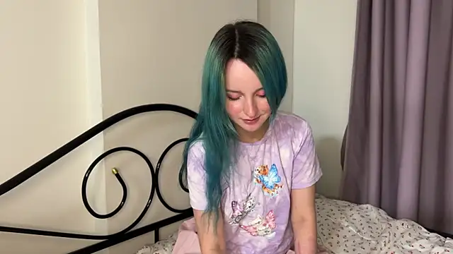 bumble bee online show from 02-08-25, 03:42