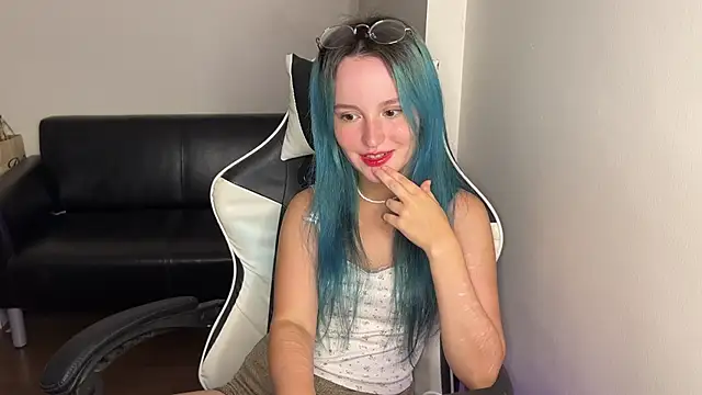 bumble bee online show from 03-19-25, 12:01