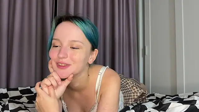 bumble bee online show from 01-11-25, 01:53