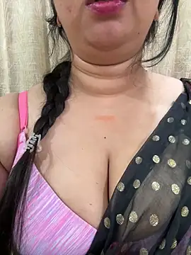 Snapshot of Akhi_Akshaya chatting on 01-25-25, 10:28 Akhi Akshaya online show from 01-25-25, 10:28