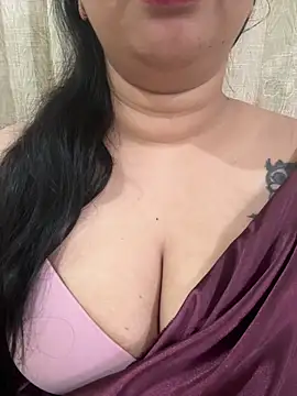 Snapshot of Akhi_Akshaya chatting on 01-24-25, 05:42 Akhi Akshaya online show from 01-24-25, 05:42