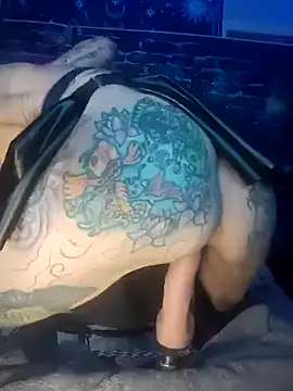 MommyMisfit online show from 11-26-25, 01:16