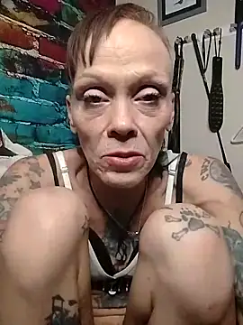 MommyMisfit online show from 11-13-25, 03:10