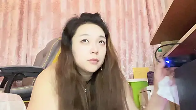 Snapshot of Z30966903S chatting on 03-16-25, 01:06 Z30966903S online show from 03-16-25, 01:06