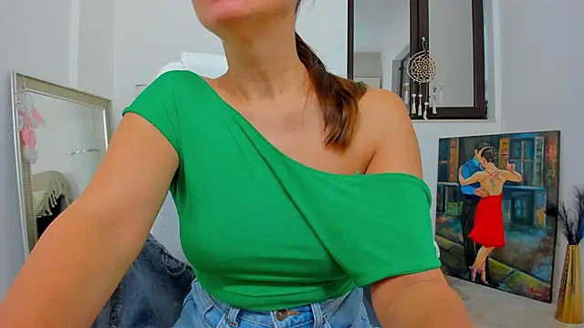 Julya Anna online show from 10-08-25, 03:52