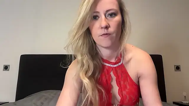 Snapshot of Emmy_frenchie chatting on 03-13-25, 07:39 Emmy frenchie online show from 03-13-25, 07:39